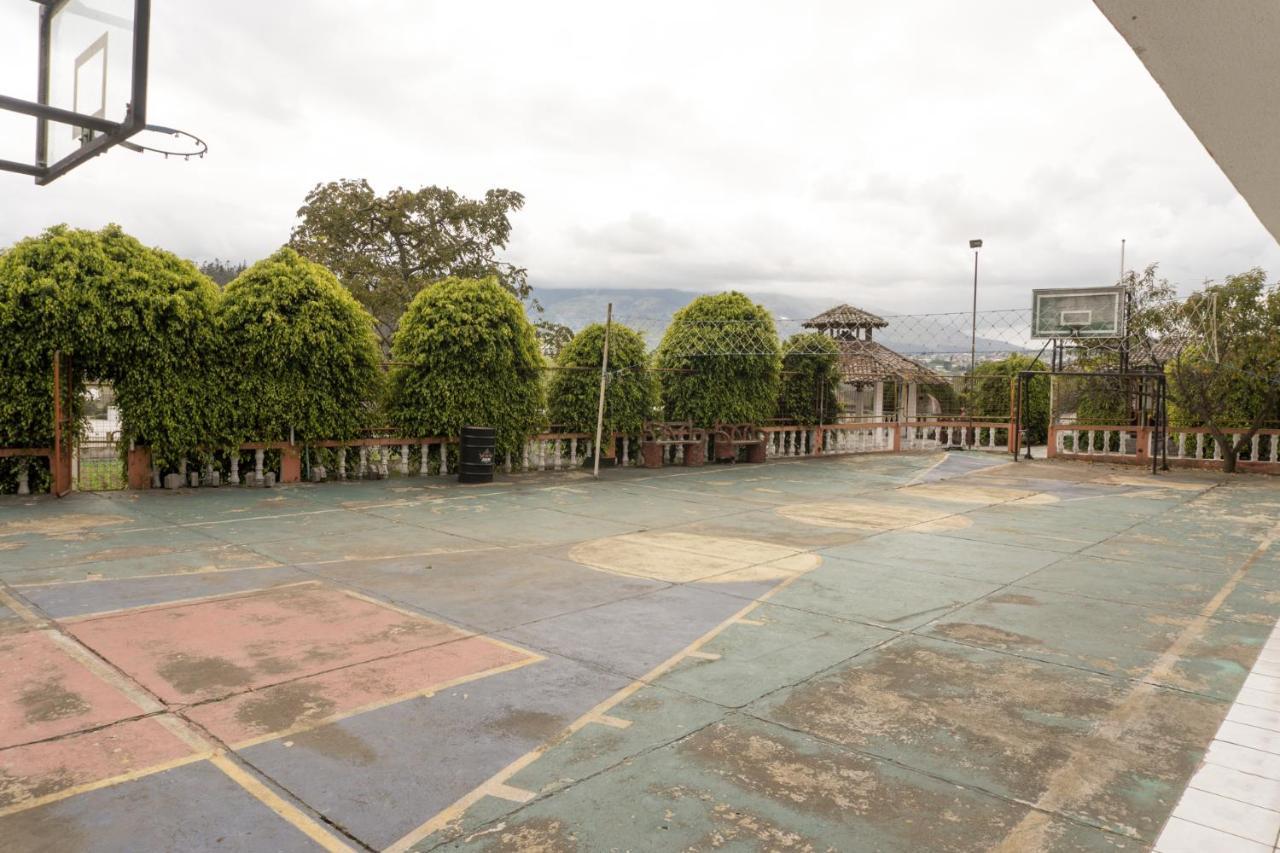 Hotel International Prestige Ambato Esterno foto